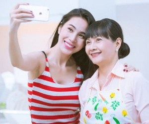 Thuỷ Tiên đã có động thái đầu tiên giữa làn sóng chỉ trích dữ dội vì khắc lên mai rùa, làm gì mà dư luận bỗng 'quay xe'?