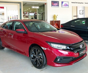 Giá ô tô tuần này: Xe hot giảm tới 150 triệu