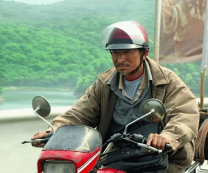 Cha lái xe máy 500.000 km tìm được con trai bị bắt cóc 24 năm