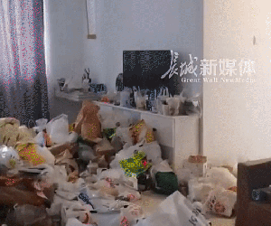 Yên tâm cho gái xinh thuê phòng, bà chủ nhà đến đòi tiền trọ thì 'chết lặng' với cảnh tượng kinh tởm bên trong liền gọi báo cảnh sát