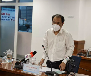 Người có bệnh lý nền, người trên 65 tuổi ở TP.HCM được tiêm vaccine COVID-19 đợt 5