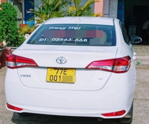 Đi rút tiền nhưng không có giấy xét nghiệm, nam thanh niên trốn trong cốp ôtô
