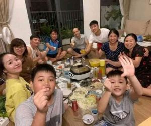 Bà xã Xuân Trường vừa xuất hiện trong ảnh lộ vẻ phát tướng rõ, dân tình ai nấy kéo nhau vào chúc mừng cả hai 'có tin vui'