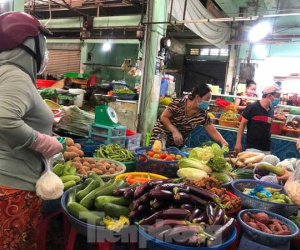 Nhiều loại rau củ 'bình dân' giá tăng chóng mặt những ngày TPHCM giãn cách