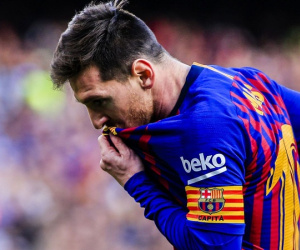Bị giảm 50%, Messi vẫn là cầu thủ lương cao nhất thế giới