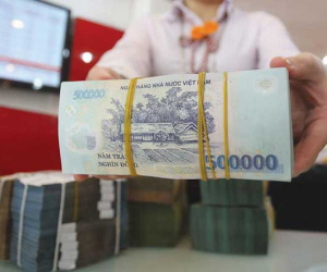 Nới room tín dụng nhiều ngân hàng, cuối năm bơm tiền ra nhiều