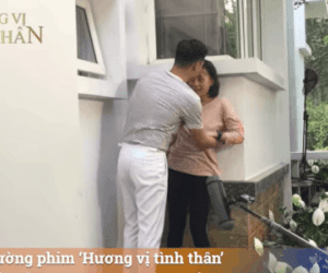 Hậu trường cảnh hôn 'vụng trộm' của Phương Oanh - Mạnh Trường: Táo bạo hơn trên phim nhưng bị cắt khiến fan tiếc 'đứt ruột'