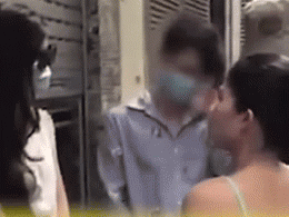 Cô gái bị mẹ bạn trai mắng chửi tới tấp vì yêu cùng lúc hai anh em trai, lời 'cầu xin' cuối cùng của cô ta mới khiến tất cả ngã ngửa!