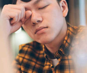 Khi tôi chuẩn bị tái hôn thì vợ cũ bỗng hẹn gặp, cô ấy đưa ra 2 cuốn sổ đỏ khiến tôi choáng váng