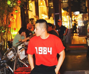 'Đại sứ cách ly' Vũ Khắc Tiệp vừa nói nhớ, Hội An dừng tắm biển, quán xá giảm 50% người phục vụ