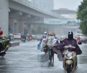 Xuất hiện vùng áp thấp trên Biển Đông, Hà Nội mưa lớn nhiều ngày
