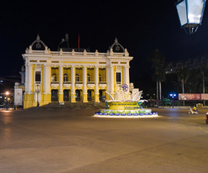 Đường phố Hà Nội vắng vẻ đến bất ngờ sau lời kêu gọi 'người dân ở nhà' của lãnh đạo thành phố