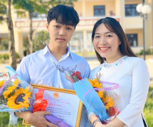 Phỏng vấn nam sinh đạt điểm 10 Văn tốt nghiệp THPT: Chỉ học đến 11h, tiết lộ điểm Toán và Anh mà thêm phục