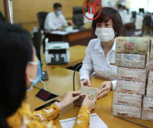 Ngân hàng đồng loạt giảm lãi suất: Thực sự bớt gánh nặng cho doanh nghiệp?