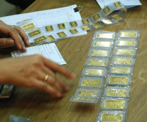Giá vàng hôm nay 20-7: Biến động mạnh