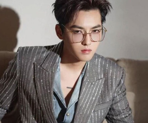 Ngô Diệc Phàm: Kẻ phản bội EXO 'toang' vì hot girl 19 tuổi, đối mặt 10 năm tù khi bị bóc trần ảnh 18+ và thói cuồng săn gái vị thành niên