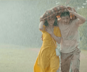 Phim thế sóng Mùa hoa tìm lại - '11 tháng 5 ngày' tung trailer chính thức, Thanh Sơn - Khả Ngân chạy trong mưa cực lãng mạn