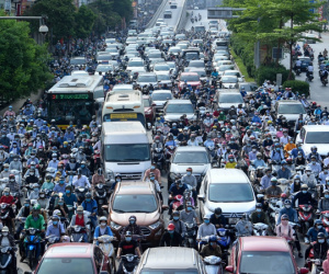 Hà Nội vẫn ùn tắc giao thông giờ cao điểm như chưa hề có giãn cách