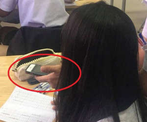 Nữ sinh đang kiểm tra bỗng nhiên bị thầy giáo lấy điện thoại ra chụp, zoom màn hình mới phát hiện sự thật tức cười