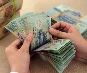 Lãi suất tiết kiệm thấp kỷ lục trong vòng 10 năm, gửi tiền tại đâu đang có lợi nhất?