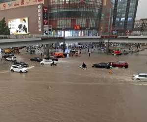 Trung Quốc cho nổ đê để giải phóng nước lũ