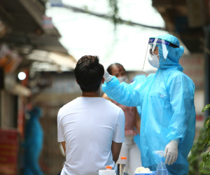 CDC Hà Nội: ‘Nhiều người ho, sốt không chủ động khai báo y tế’