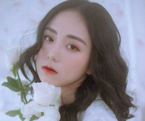 Phản cảm đỉnh điểm: Nhiều bình luận gợi dục 18+ tràn lan trên trang cá nhân của cô giáo Minh Thu, chính chủ lên tiếng thế nào?