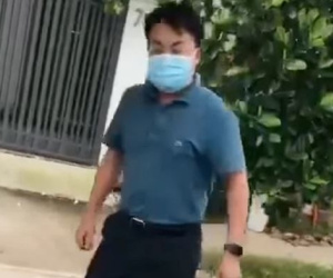 Công an vào cuộc xác minh vụ người đàn ông đạp đổ bàn xét nghiệm của nhân viên y tế ở TP. HCM