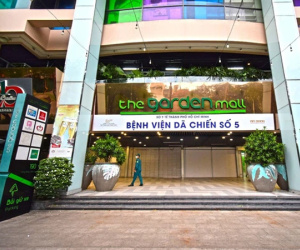 Bệnh viện dã chiến ở Thuận Kiều Plaza chính thức tiếp nhận, điều trị bệnh nhân Covid-19