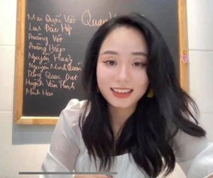 Cô giáo Vật lý hot nhất cõi mạng bị lập group anti, lý do liên quan đến việc nhận donate từ học sinh