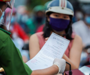 TP.HCM ra chỉ thị khẩn siết chặt giãn cách xã hội, người ở khu phong tỏa chỉ ra ngoài 2 lần/tuần