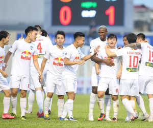 Nhiều đội V-League ủng hộ dừng giải, trao cúp cho HAGL