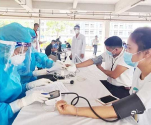 Đến chỗ tiêm vắc-xin Covid-19 thì huyết áp tăng vọt, tôi phải làm sao?