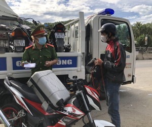 Gần 700 người chạy xe từ vùng dịch về Quảng Ngãi, 1 trường hợp mắc COVID-19