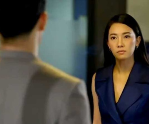 Sinh nhật mẹ, chồng nhắc 'nhìn chị dâu mà học', vợ không đáp lại nửa lời chỉ đưa mảnh giấy mà anh ta đứng không vững
