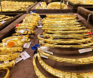 Dịch bệnh phức tạp khiến giá vàng tiếp tục tăng