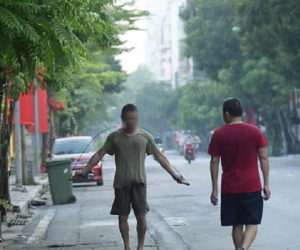 Hà Nội: Vẫn còn người ra đường tập thể dục bất chấp chỉ thị giãn cách xã hội