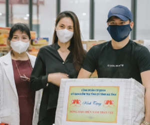 Thủy Tiên giao 100 tấn thực phẩm của Hà Tĩnh đến người dân Sài Gòn