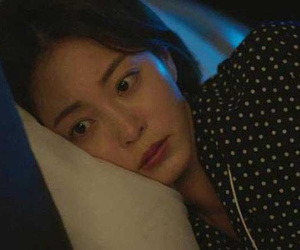 Chồng nhiệt tình mời uống bia làm cả đêm tôi ngủ say như chết, để rồi sáng tỉnh dậy tôi choáng váng với xấp giấy nợ trên giường