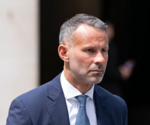 Giggs bị cáo buộc cưỡng bức và đuổi bạn gái đang khỏa thân ra khỏi khách sạn