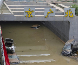 Bão lũ hoành hành khắp châu Á
