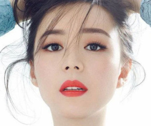 Phụ nữ hội tụ đủ 3 đặc điểm này trên gương mặt, xác định phúc tài vẹn toàn, sau 35 tuổi hưởng vinh hoa phú quý, muốn nghèo cũng khó