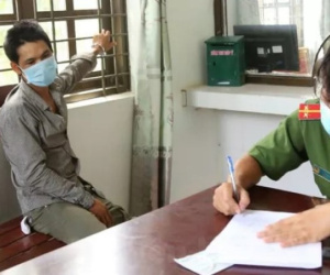 Khởi tố, bắt giam thanh niên vượt chốt kiểm dịch, tông vào xe công an