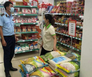 2 ngày Hà Nội áp dụng Chỉ thị 16, một số mặt hàng chậm lên kệ vì 'tắc' lưu thông