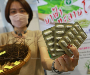 Bài học từ cơn 'sốt' xuyên tâm liên và thảo dược trị Covid-19 ở Thái Lan