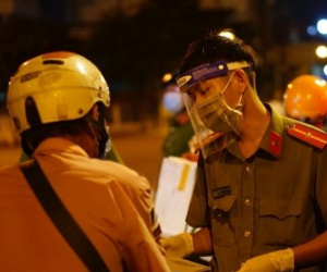 Siết chặt Chỉ thị 16: Lập rào chắn, phạt mạnh lưu thông không phép sau 18h