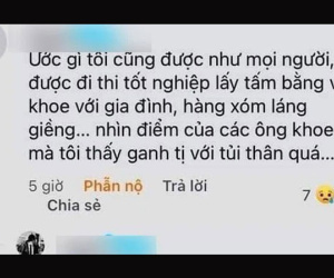 Nam sinh đang tủi thân vì nhìn mọi người khoe điểm tốt nghiệp, bỗng có pha bẻ lái khiến ai nấy cười xỉu lên xỉu xuống
