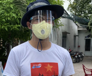 Nam MC không thể về chịu tang cha vì đang làm tình nguyện viên chống dịch tại TP.HCM, nghe chia sẻ mà xót xa!