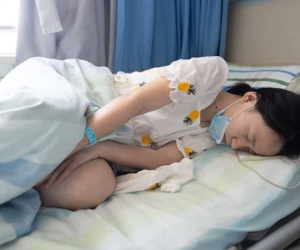 Cô gái 27 tuổi ngủ sớm dậy sớm, làm việc đều đặn nhưng vẫn mắc ung thư dạ dày, bác sĩ chỉ ra thói quen ăn uống xấu của nhiều người trẻ