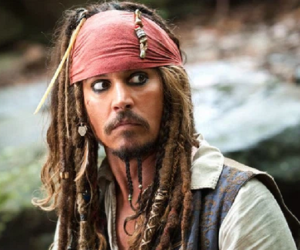 Sự nghiệp Johnny Depp tan hoang sau phốt đánh vợ cũ: Mất hàng loạt vai, phim bị 'đắp chiếu', khả năng bị đuổi khỏi Cướp Biển Vùng Caribe?